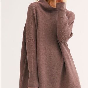 *FREE PEOPLE SLOUCHY OTTOMAN*